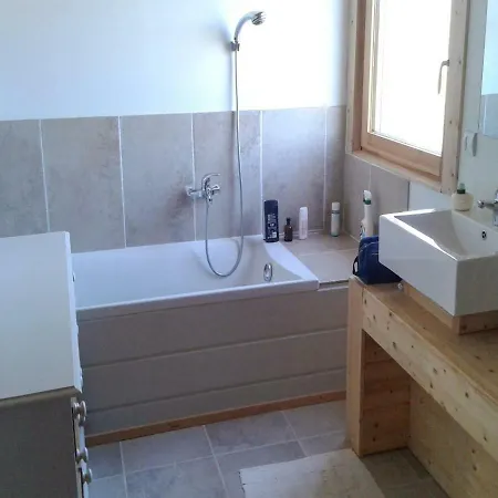 New Wooden House In A Quiet Location, Just A Few Minutes From The River Lot Mauroux