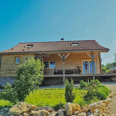 New Wooden House In A Quiet Location, Just A Few Minutes From The River Lot