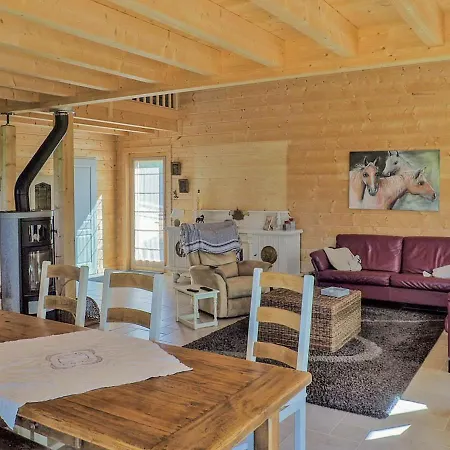 New Wooden House In A Quiet Location, Just A Few Minutes From The River Lot Nyaraló